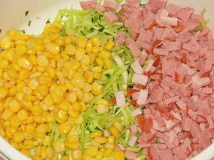 ингредиенты для салата с кукурузой и капустой